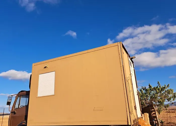 Tiny House Camion Fijo En Islas Canarias Кемпинг