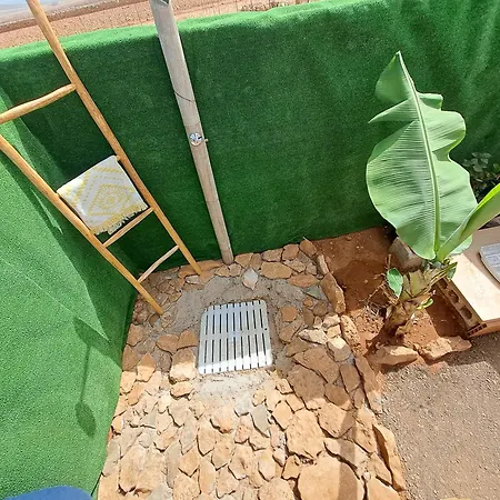 Tiny House Camion Fijo En Islas Canarias Kemping Triquivijate